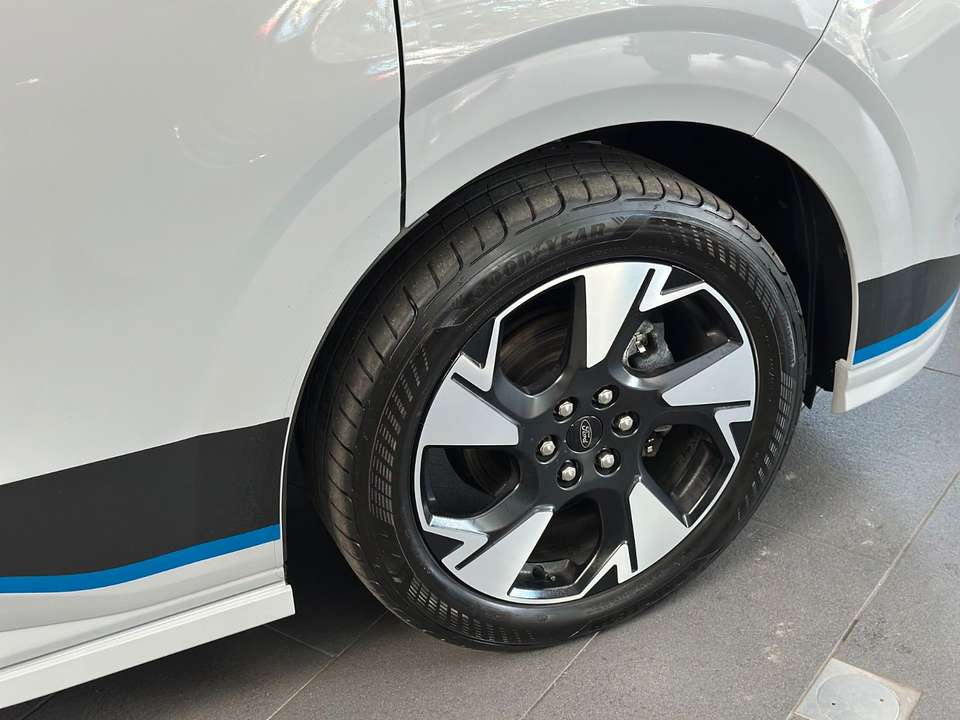Ford Tourneo Custom - Imagem 11