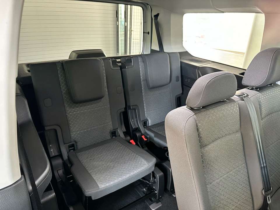 Ford Grand Tourneo - Imagem 14
