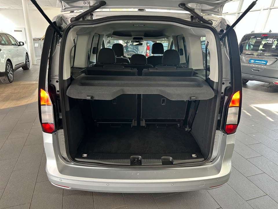 Ford Grand Tourneo - Imagem 15