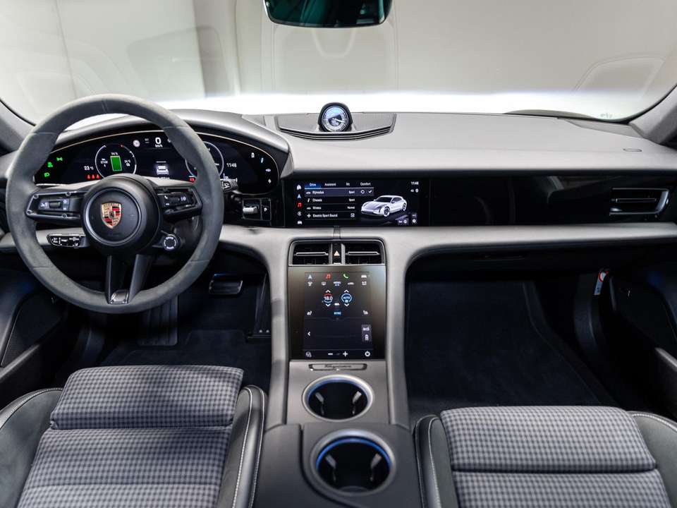 Porsche Taycan - Imagem 9