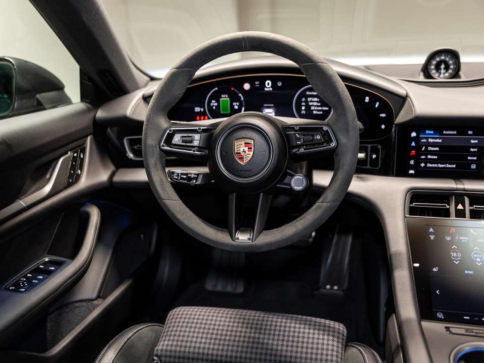 Porsche Taycan - Imagem 10