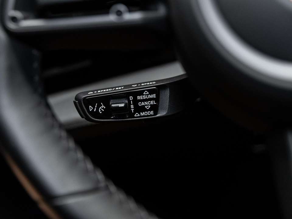 Porsche Taycan - Imagem 11