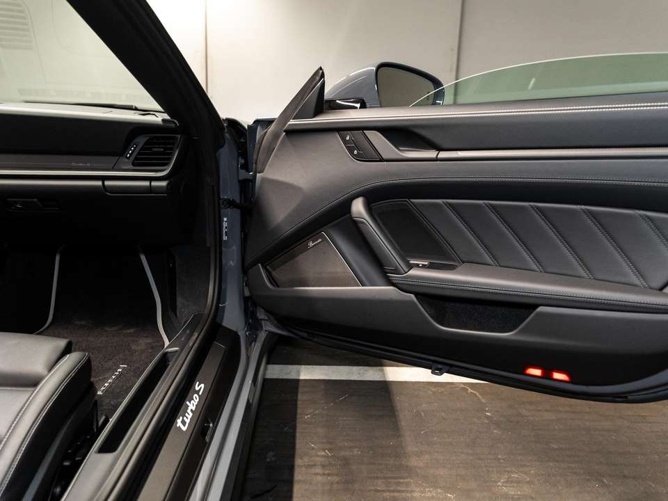 Porsche 992 - Imagem 13