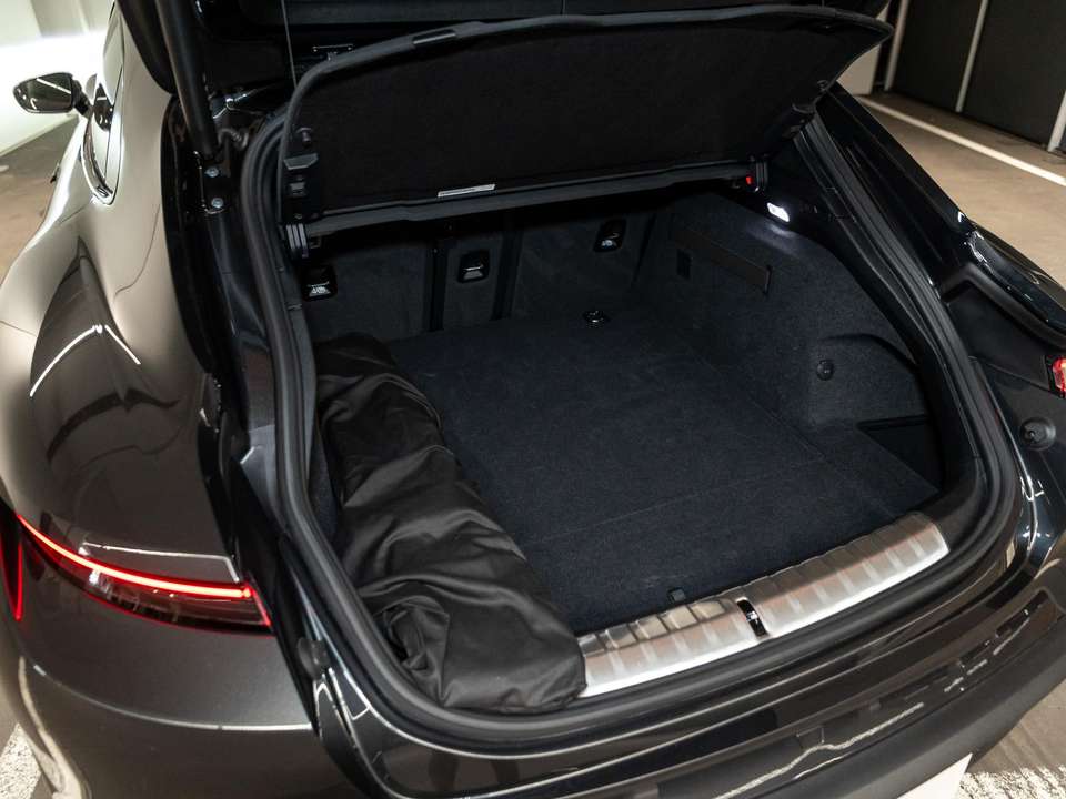 Porsche Taycan - Imagem 13