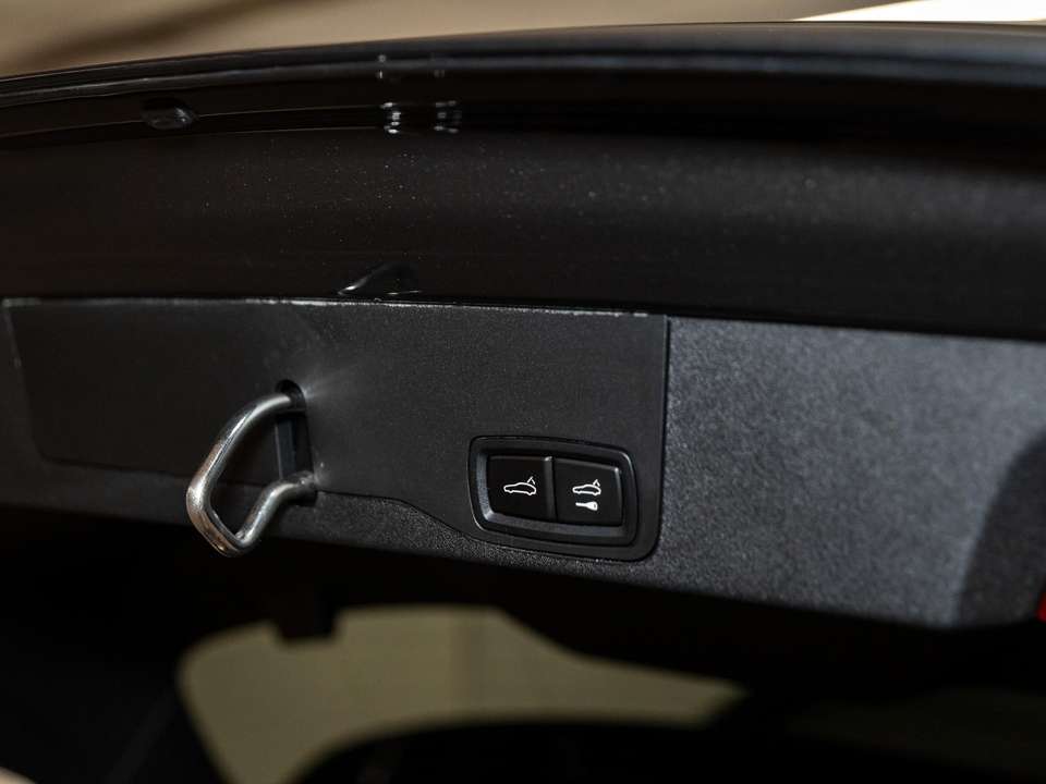 Porsche Taycan - Imagem 14