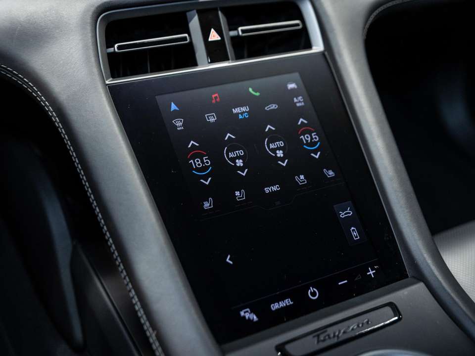 Porsche Taycan - Imagem 15