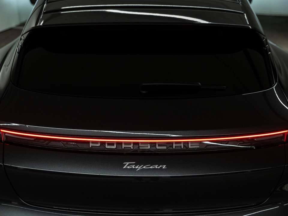 Porsche Taycan - Imagem 15