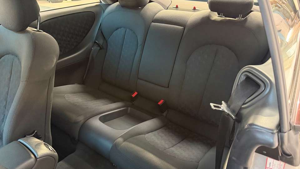 Mercedes-Benz CLK 200 - Imagem 12