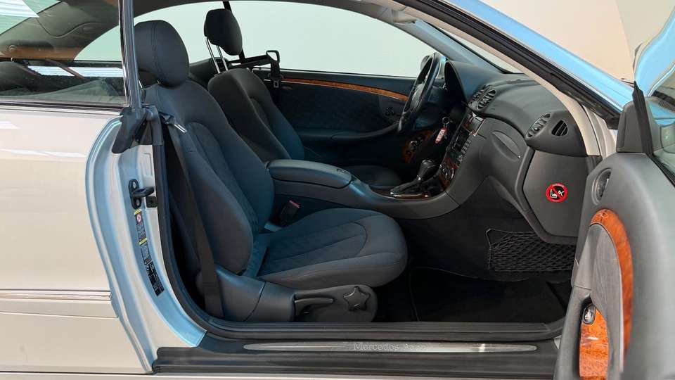 Mercedes-Benz CLK 200 - Imagem 13