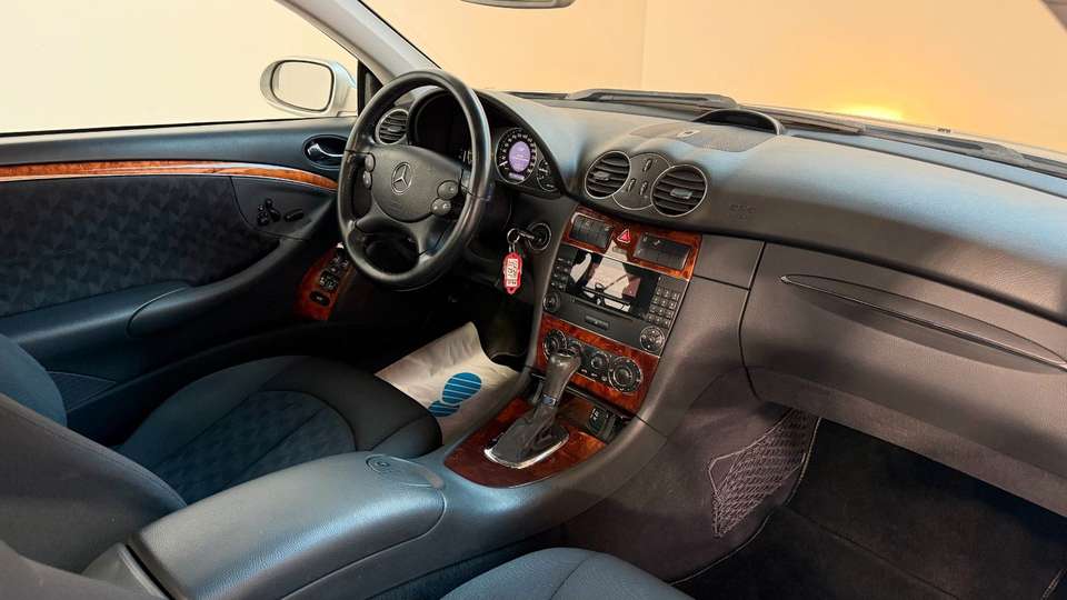 Mercedes-Benz CLK 200 - Imagem 14