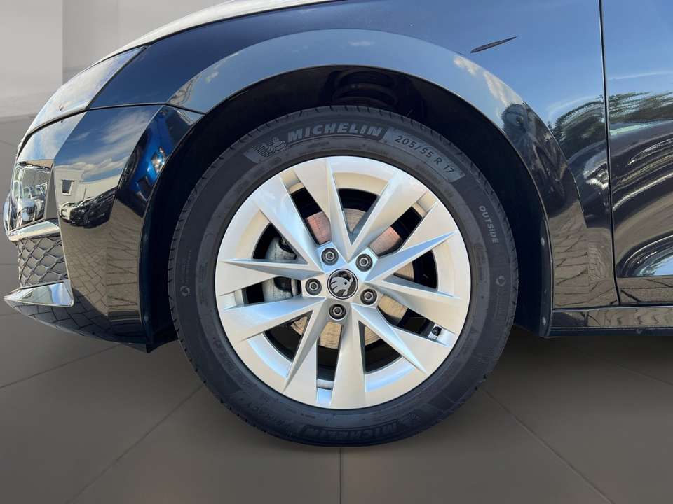 Skoda Octavia - Imagem 7