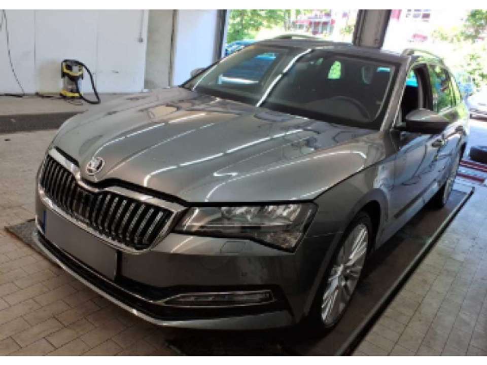 Skoda Superb - Imagem 2