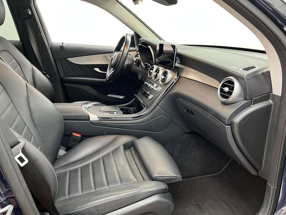 Mercedes-Benz GLC 300 - Imagem 9