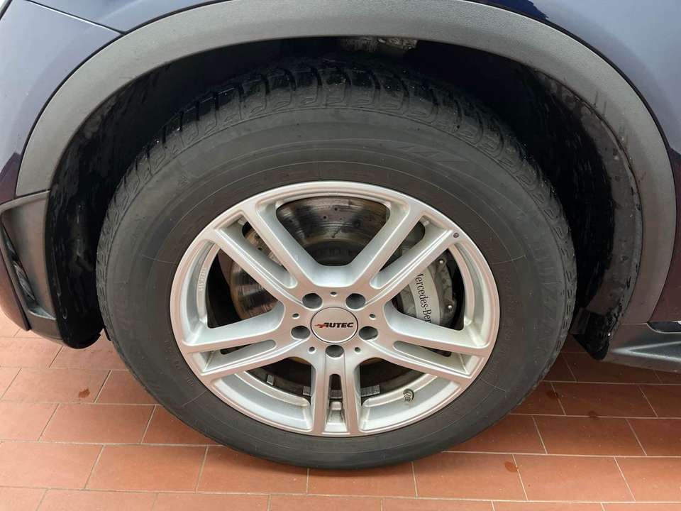 Mercedes-Benz GLC 300 - Imagem 12