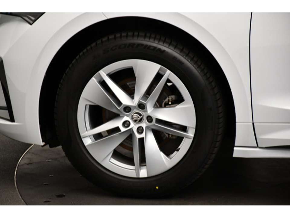 Skoda Enyaq - Imagem 13