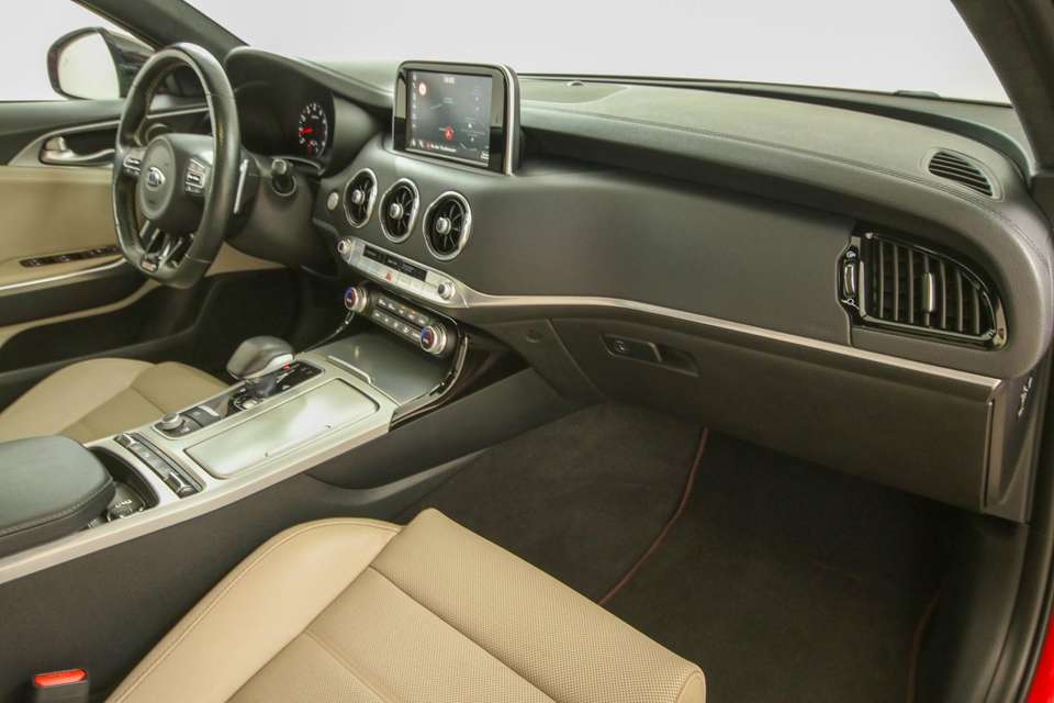 Kia Stinger - Imagem 8