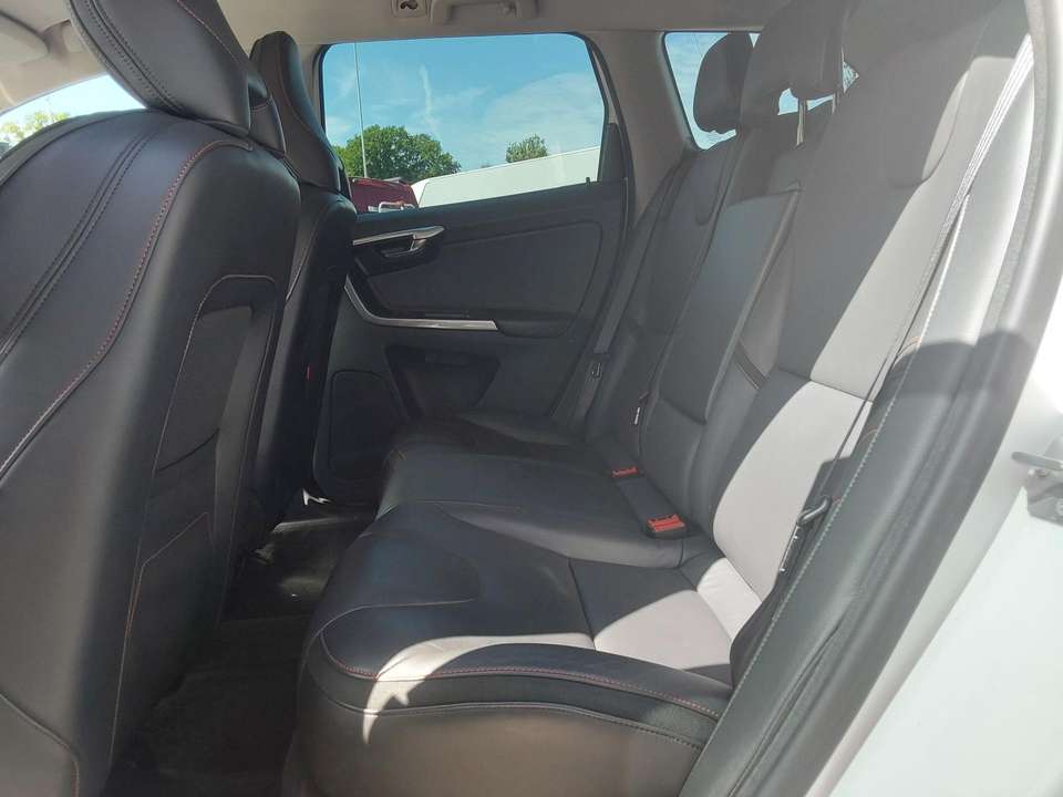 Volvo XC60 - Imagem 9