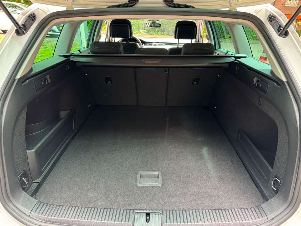 Volkswagen Passat Variant - Imagem 18