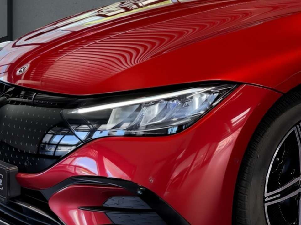 Mercedes-Benz EQE 300 - Imagem 2