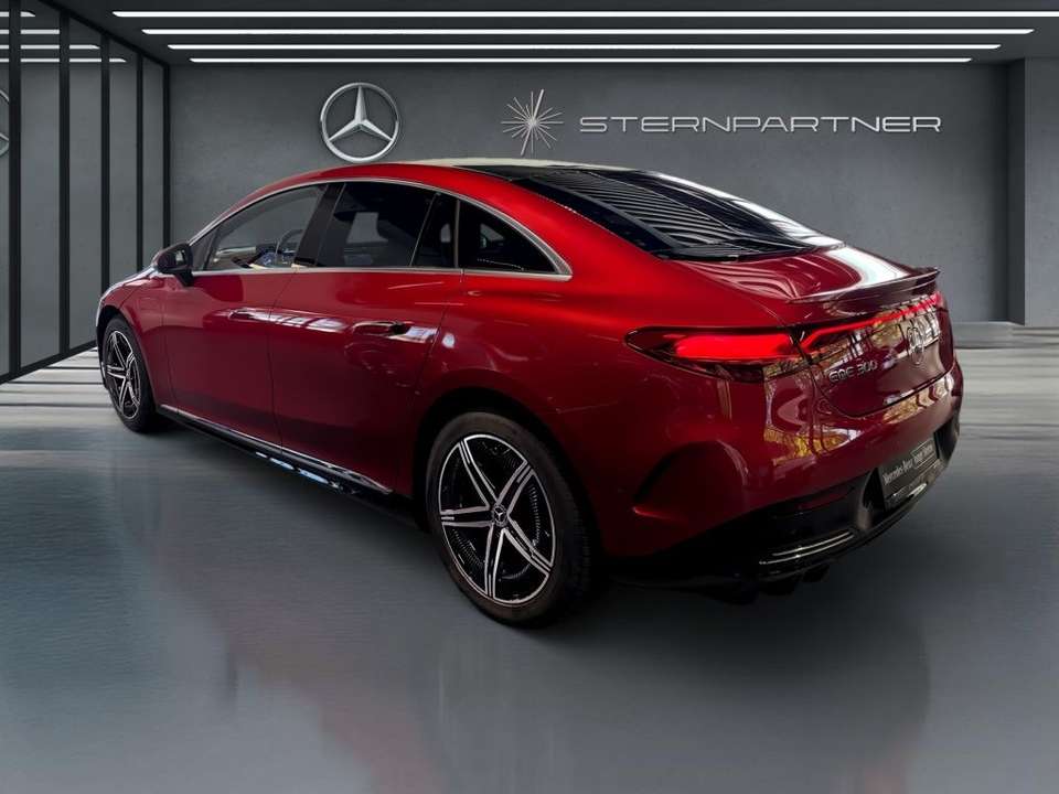 Mercedes-Benz EQE 300 - Imagem 7