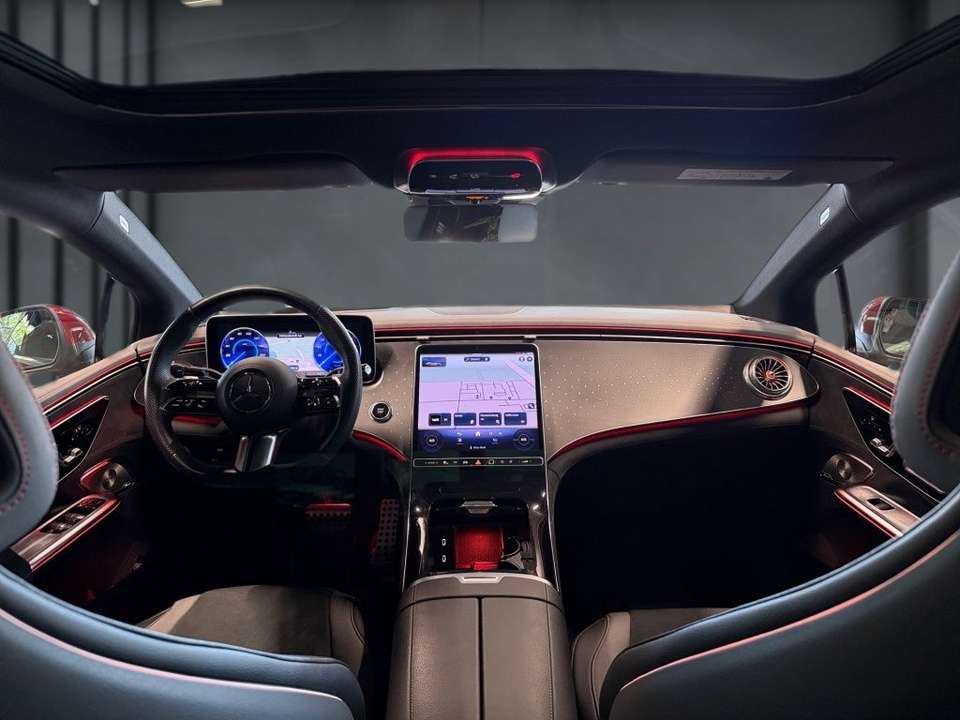 Mercedes-Benz EQE 300 - Imagem 11