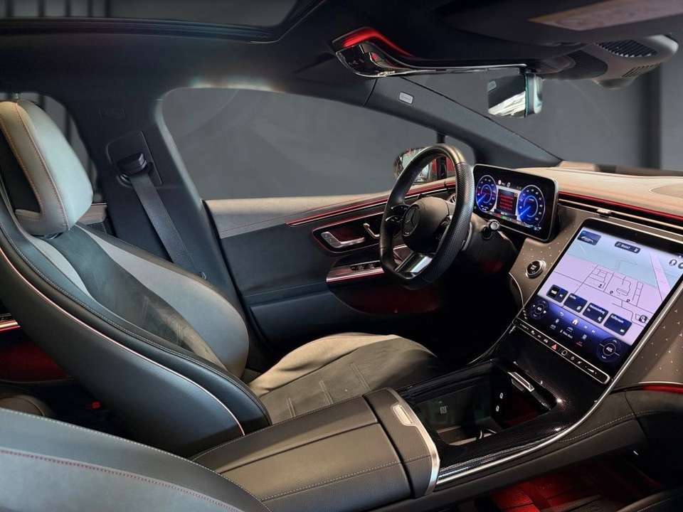Mercedes-Benz EQE 300 - Imagem 13
