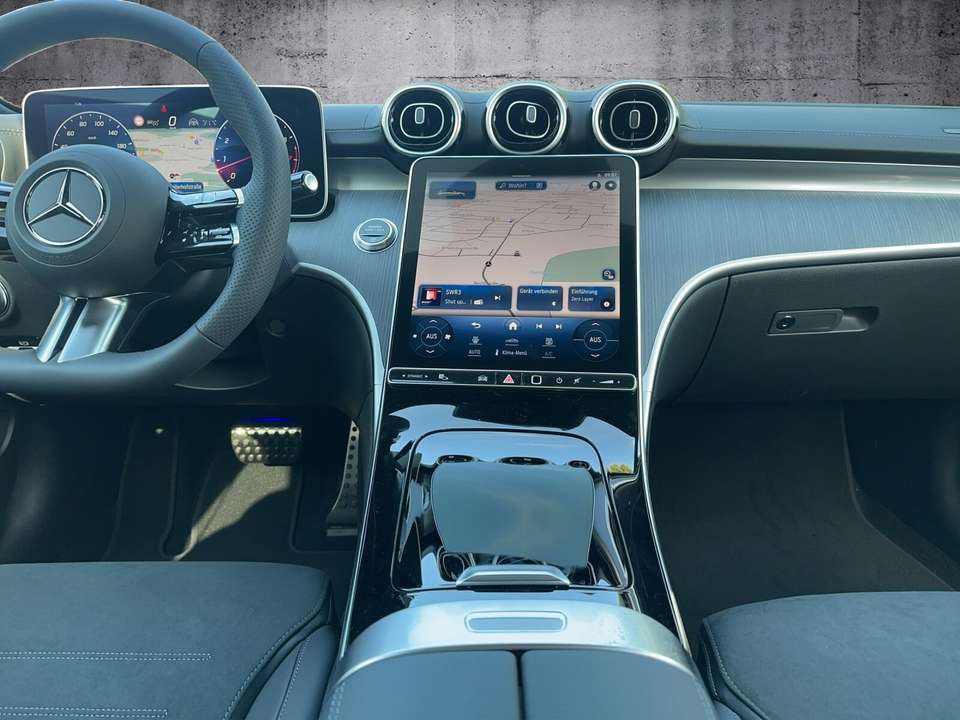 Mercedes-Benz C 300 - Imagem 13