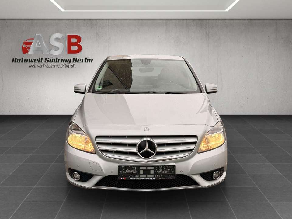 Mercedes-Benz B 180 - Imagem 2