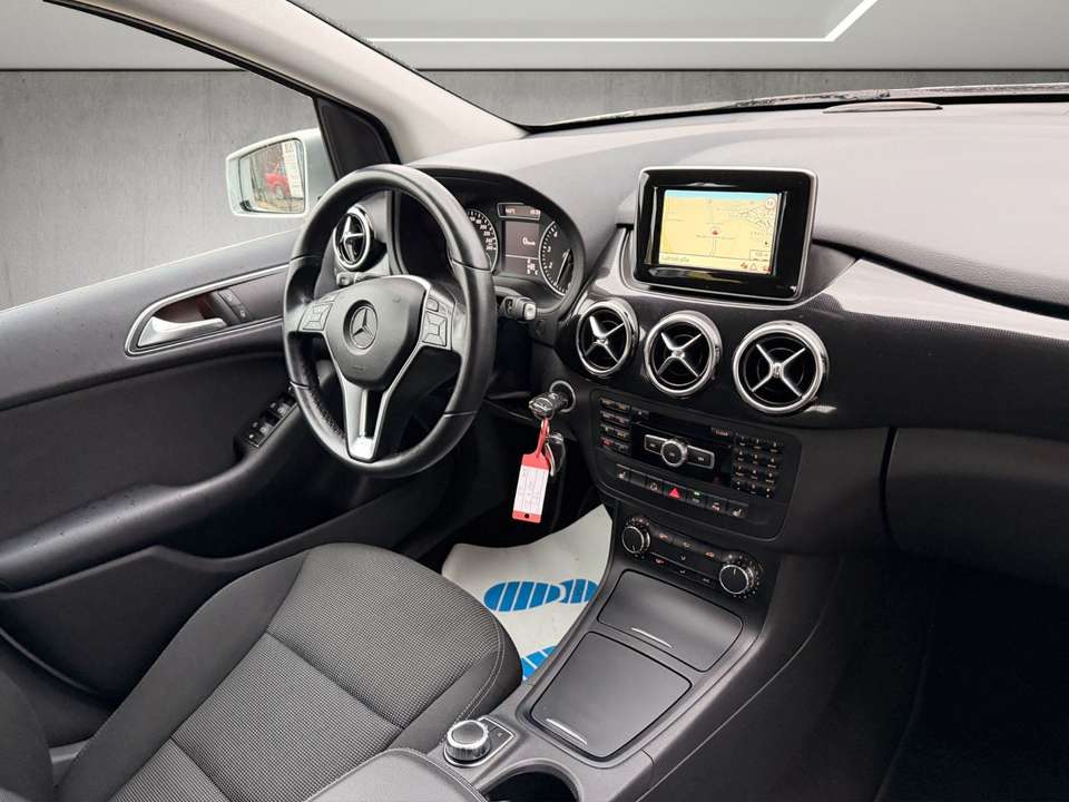 Mercedes-Benz B 180 - Imagem 4