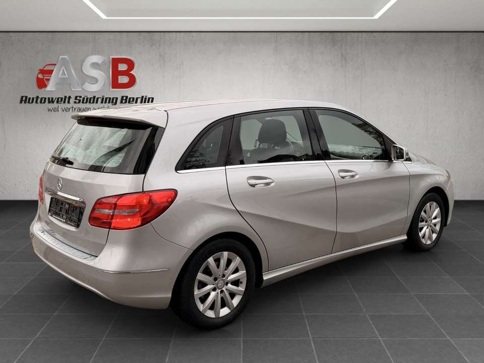 Mercedes-Benz B 180 - Imagem 7