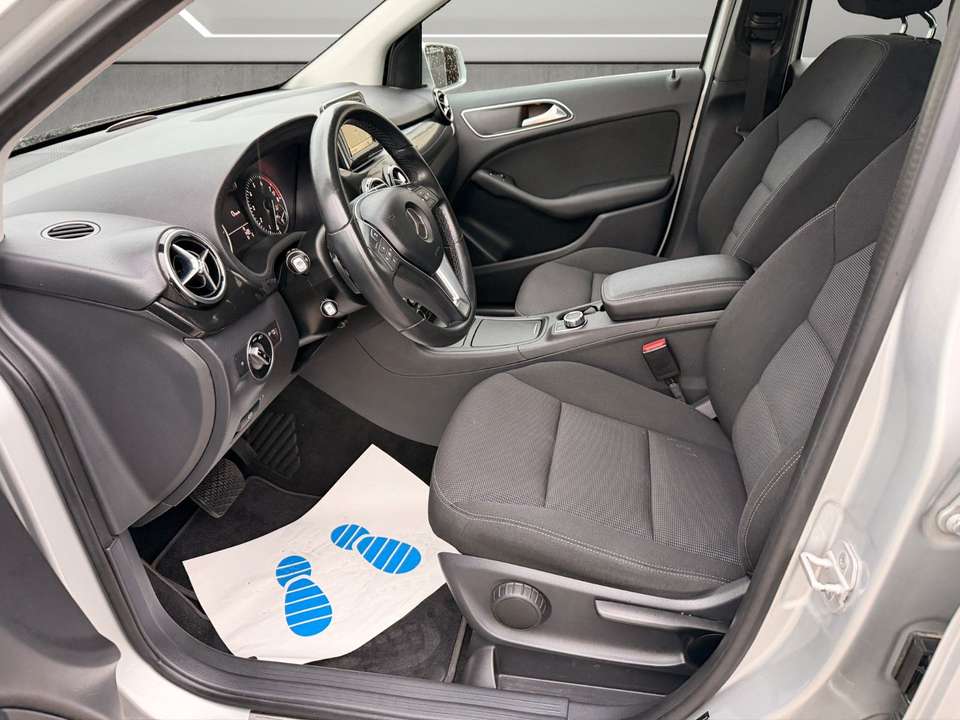 Mercedes-Benz B 180 - Imagem 9