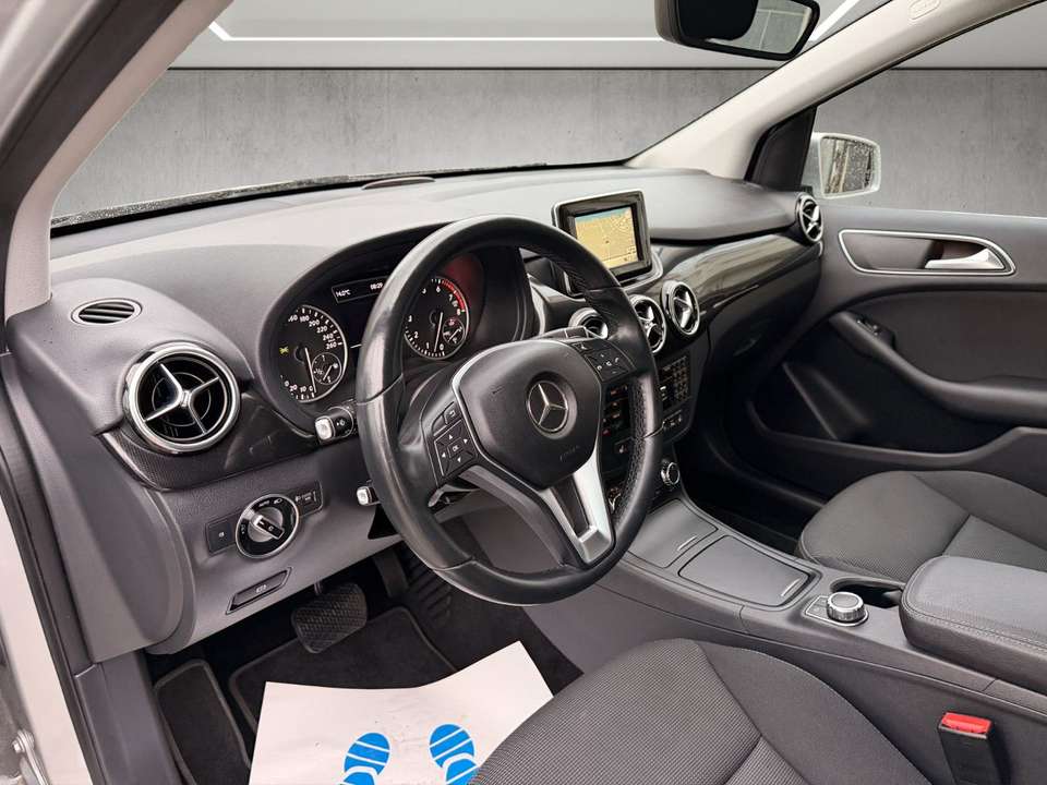 Mercedes-Benz B 180 - Imagem 10