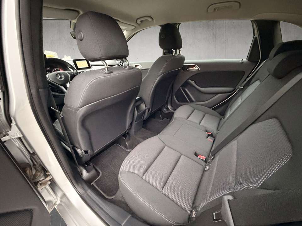 Mercedes-Benz B 180 - Imagem 11