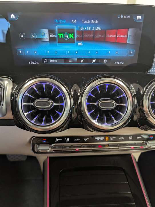 Mercedes-Benz GLB 200 - Imagem 11