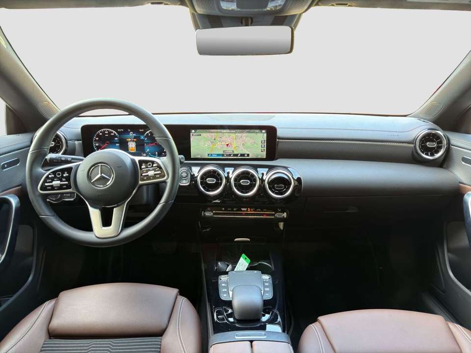 Mercedes-Benz CLA 180 - Imagem 11
