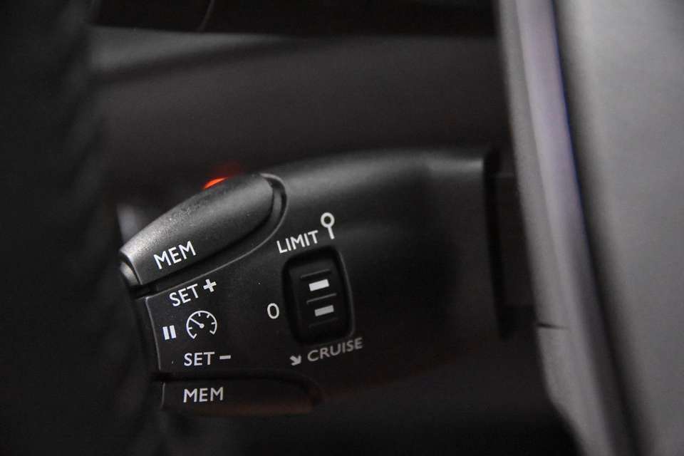 Peugeot 2008 - Imagem 12
