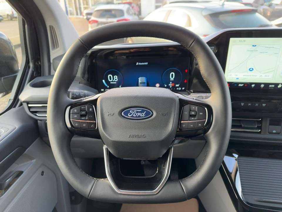 Ford Tourneo Custom - Imagem 13