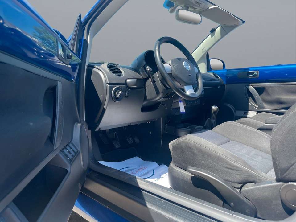 Volkswagen New Beetle - Imagem 14