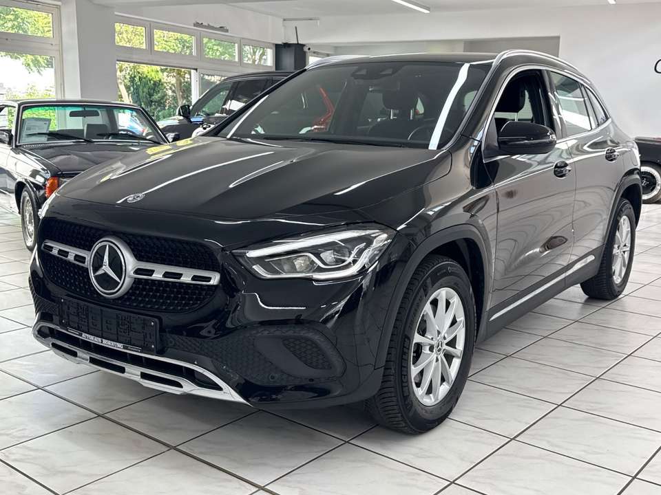 Mercedes-Benz GLA 200 - Imagem 1
