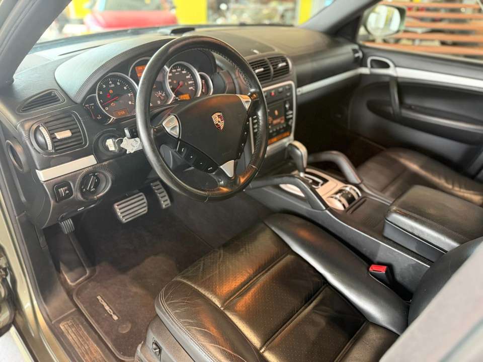 Porsche Cayenne - Imagem 12