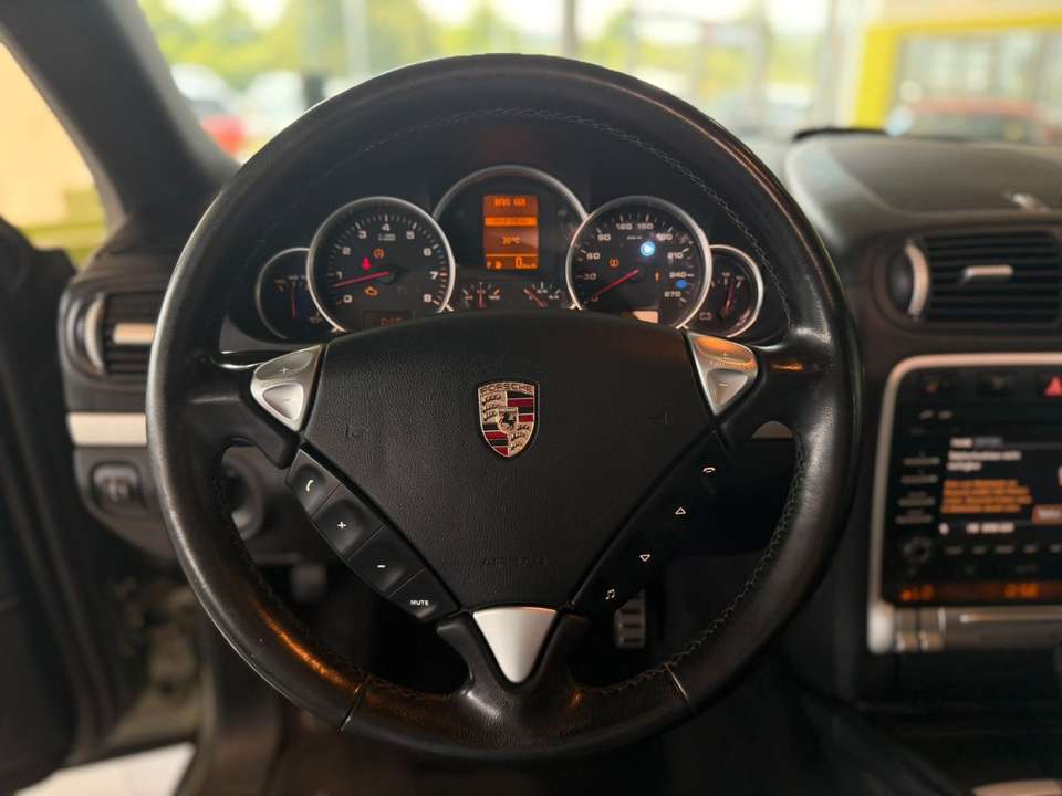 Porsche Cayenne - Imagem 14