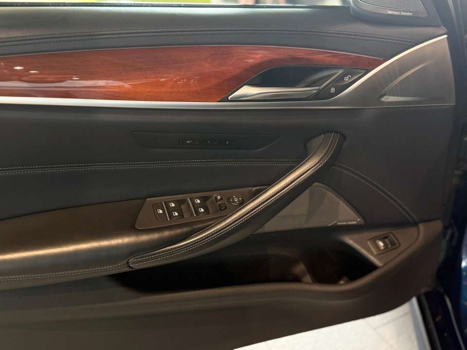 BMW 550 - Imagem 12