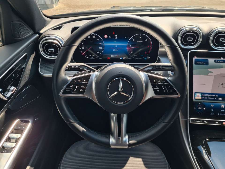 Mercedes-Benz C 200 - Imagem 11