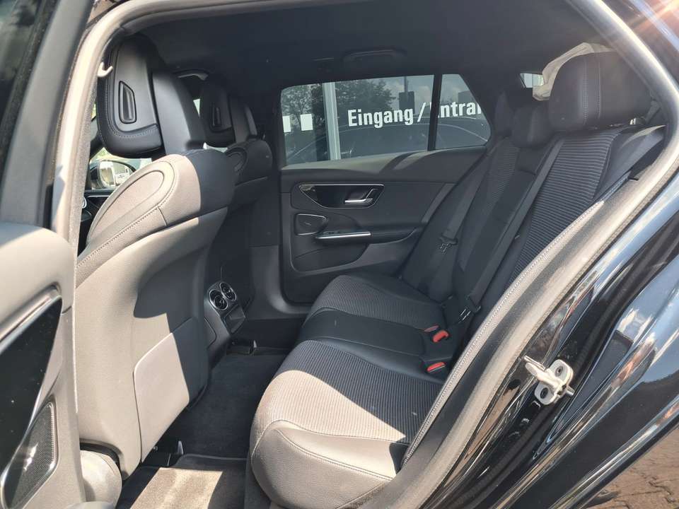 Mercedes-Benz C 200 - Imagem 13