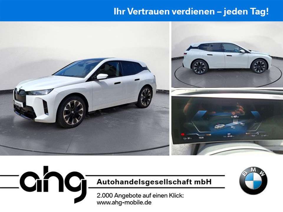 BMW iX - Imagem 1