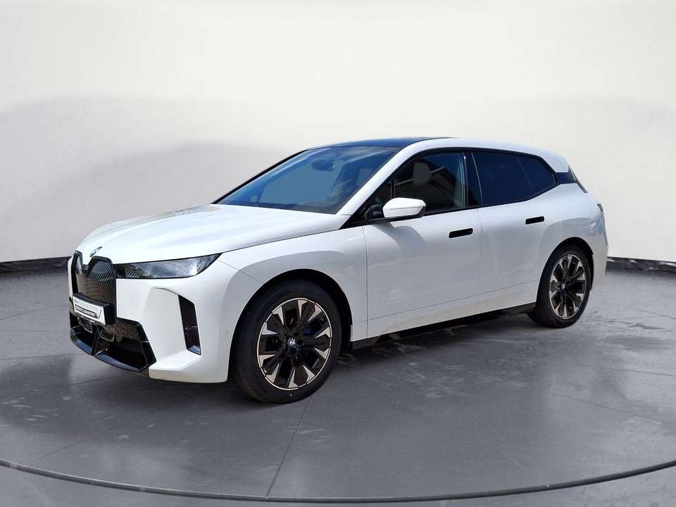 BMW iX - Imagem 2