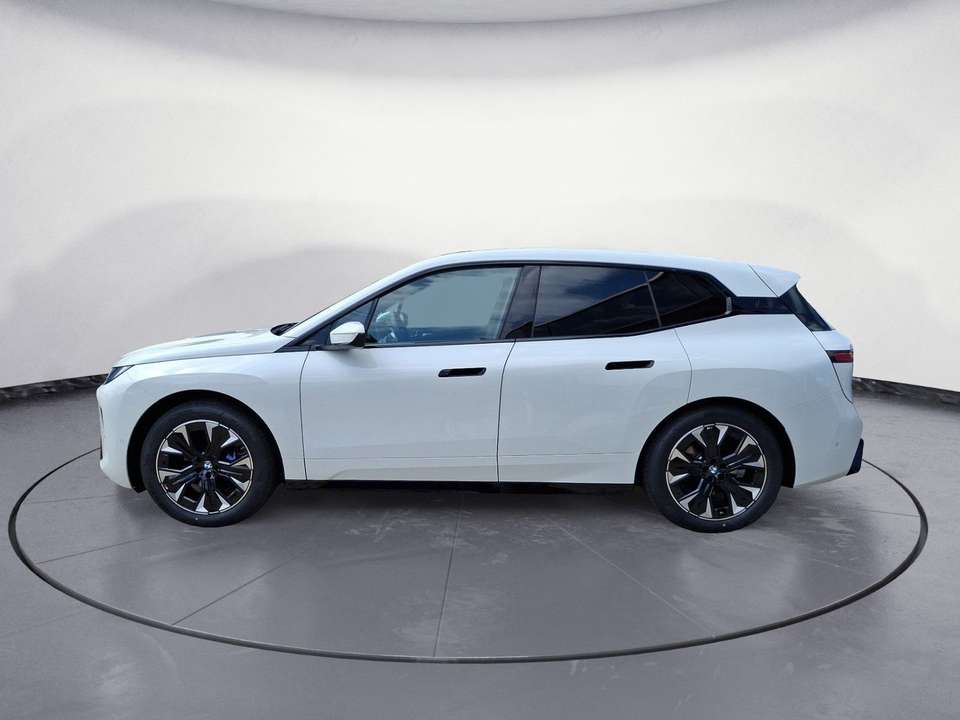 BMW iX - Imagem 4