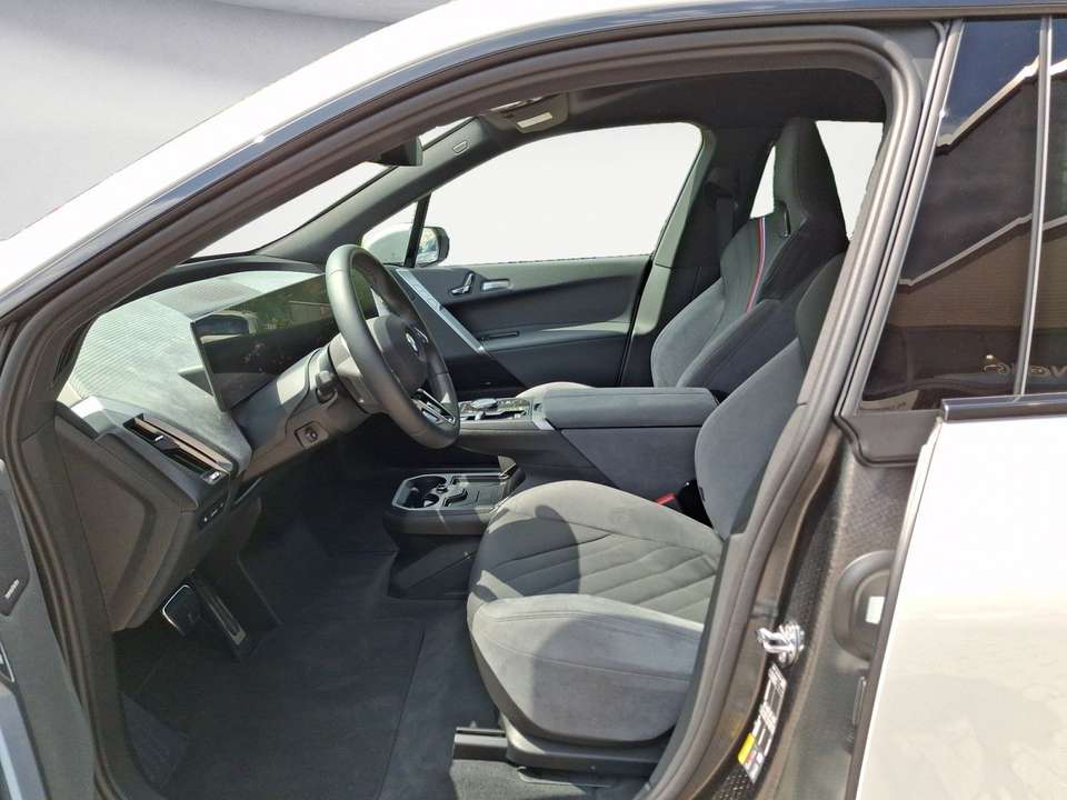 BMW iX - Imagem 8