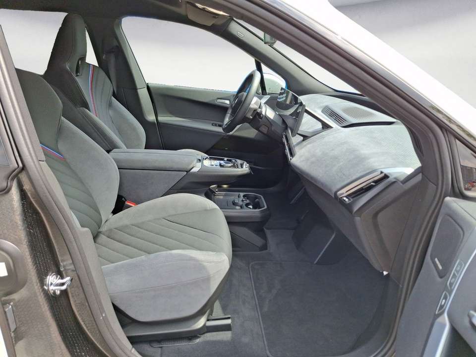 BMW iX - Imagem 9