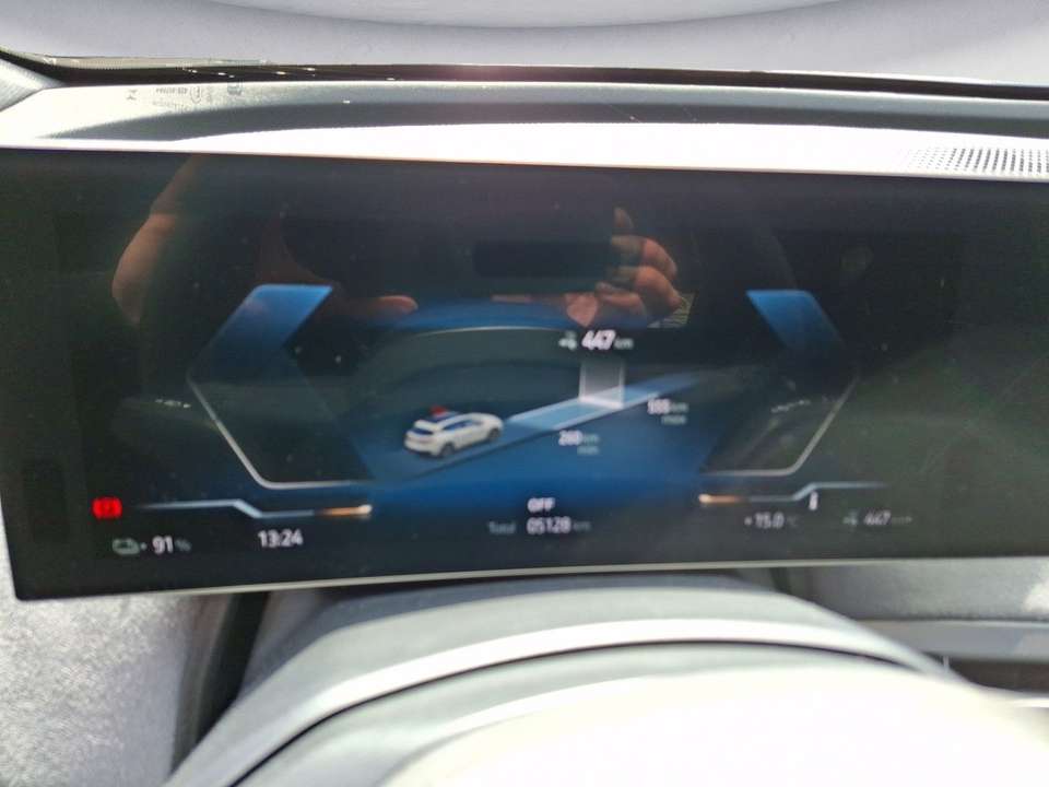 BMW iX - Imagem 10